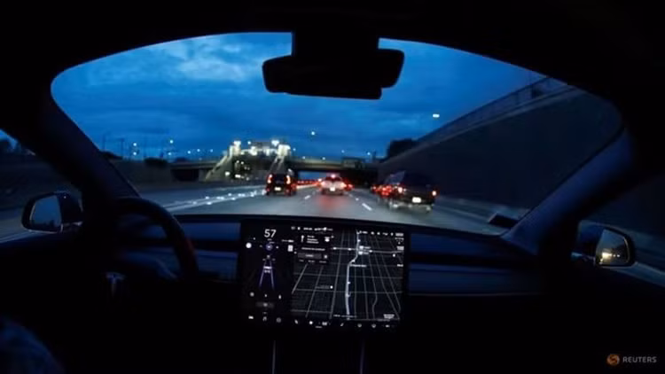 Tesla trieu hoi loat oto dien tai My vi he thong lai tu dong Autopilot-Hinh-3
