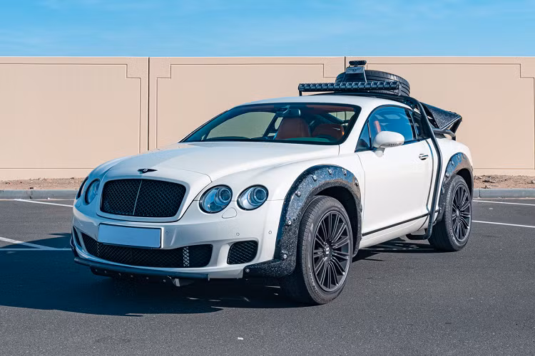 Chiếc coupe siêu sang Bentley Continental GT Speed đã được chủ nhân nâng cấp các trang bị đáp ứng khả năng vượt địa hình. Chiếc Bentley Continental GT Speed độ off-road trong bài được ra mắt năm 2008.