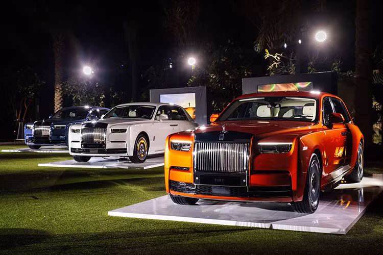 Số tiền đấu giá bộ sưu tập Rolls-Royce Phantom độc nhất thế giới này sẽ được quyên góp cho các tổ chức từ thiện hoạt động trong lĩnh vực y tế, phát triển bền vững và giáo dục.