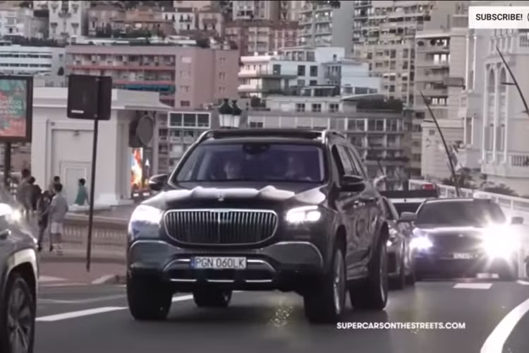 Không chỉ sở hữu hệ thống treo linh hoạt, chiếc Mercedes-Maybach GLS 600 còn được trang bị nhiều tính năng hiện đại và hay ho khác.