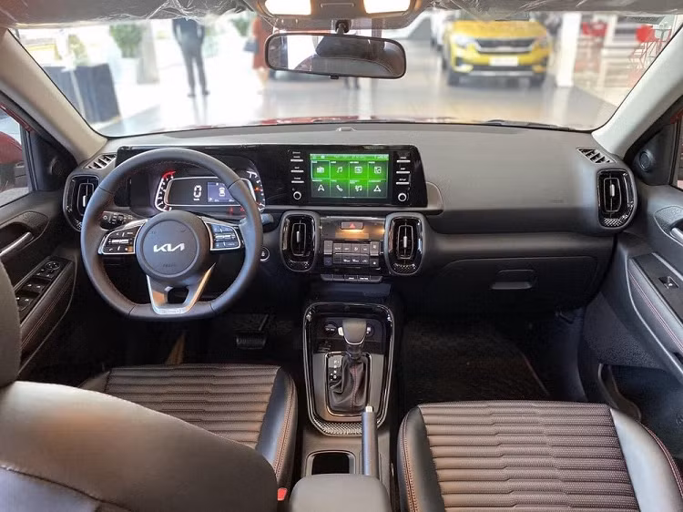 Kia Sonet dang re hon Toyota Raize tu 35 trieu tai Viet Nam-Hinh-2