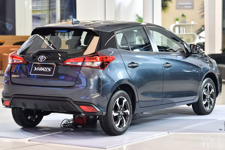 Giá xe Toyota Yaris 2023 tại Thái Lan dao động từ 559.000 - 694.000 Baht (khoảng 378 - 469 triệu đồng). Sau Thái Lan, mẫu xe hatchback hạng B này sẽ tiếp tục ra mắt những thị trường khác như Việt Nam.