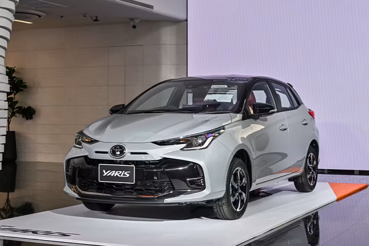 Động cơ của Toyota Yaris 2023 tại Thái Lan vẫn là động cơ xăng 3NR-FKE 4 xi-lanh thẳng hàng, DOHC, dung tích 1.2L, tạo ra công suất tối đa 92 mã lực tại tua máy 6.000 vòng/phút và mô-men xoắn cực đại 109 Nm tại tua máy 4.400 vòng/phút. Động cơ đồng hành với hộp số biến thiên vô cấp Super CVT-i.