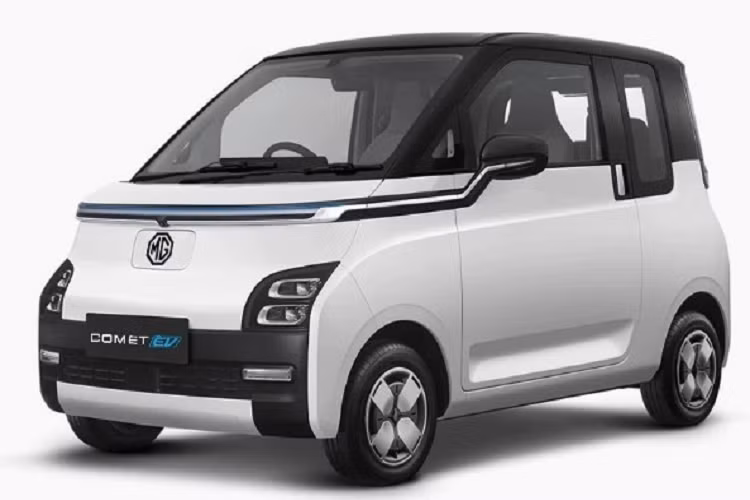 MG Comet EV cỡ nhỏ được thiết kế giống như một mẫu xe cỡ A với kiểu hình hộp như xe K-car của Nhật nhằm tối ưu không gian. Các chi tiết cũng được tối giản và không có nhiều công nghệ. Xe được trang bị vành xe 12 inch, ốp mâm màu bạc. Nắm cửa đặt dọc, hệ thống đèn chiếu sáng dạng LED.