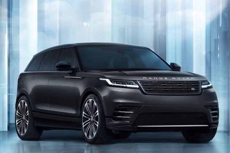 Theo Autocar, nền tảng EMA có thiết kế kiểu “ván trượt”, được xây dựng xung quanh một bộ pin gắn trên sàn xe và kiến trúc điện 800 volt để hỗ trợ sạc nhanh. Báo cáo cũng cho biết, hệ thống khung gầm mới này được áp dụng trên phiên bản SUV điện Range Rover Velar, theo sau là Evoque EV và Discovery Sport EV. Velar EV cũng là mẫu xe đầu tiên được sản xuất tại Halewood và dự kiến ra mắt trước năm 2025.