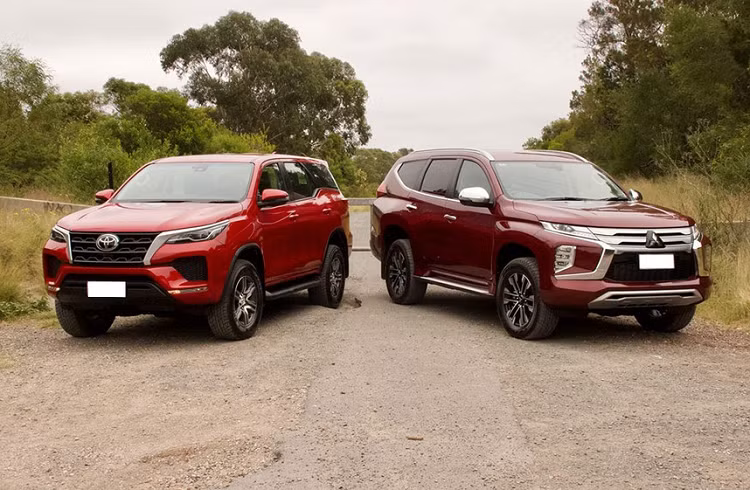 Mitsubishi Pajero va Toyota Fortuner tien ty 