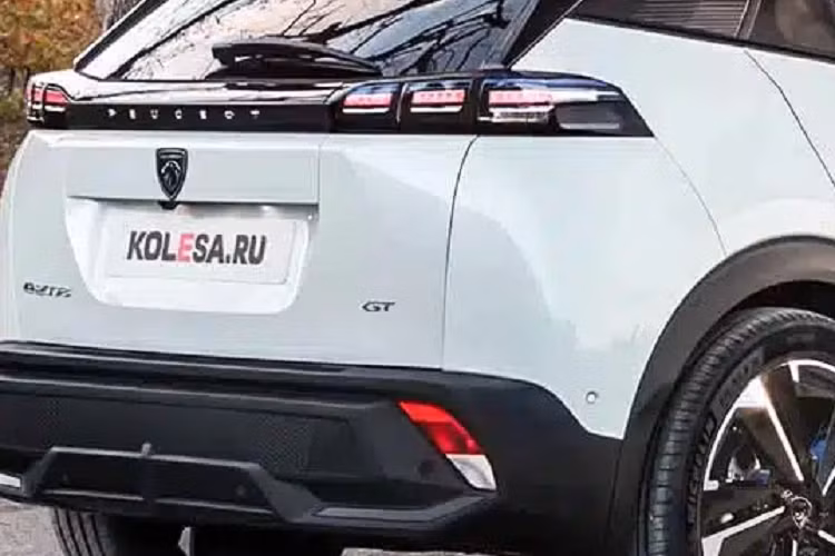 Nâng cấp đáng chú ý nhất của Peugeot 2008 facelift nằm ở trang bị vận hành. Mẫu SUV-B sẽ có động cơ PureTech hybrid nhẹ, với 2 mức công suất là 100 mã lực và 130 mã lực, đi kèm hộp số ly hợp kép 6 cấp.