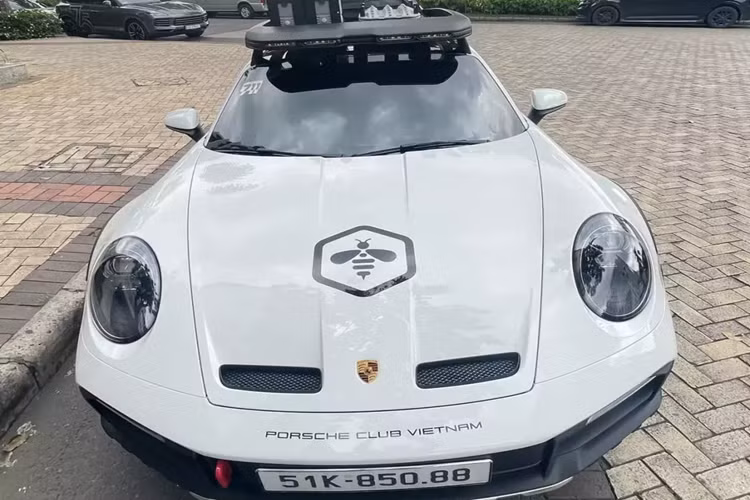Cách đây 2 tuần trước, thông tin về việc 1 chiếc xe thể thao giới hạn Porsche 911 Dakar 2023 về Việt Nam, đã thu hút sự quan tâm của giới mê xe trong nước, nhiều người không khỏi tò mò chủ nhân của mẫu xe này là ai, đến đây, đã có kết quả chính thức.