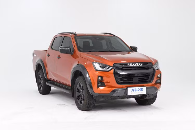 Tuy nhiên, những người dùng ở các nước Asean như Indonesia, Thái Lan hay Việt Nam sẽ thấy Isuzu D-Max V-Cross 2023 mới này không có gì mới mẻ, giống hệt xe đang bán chính hãng. Nhưng với các khách hàng ở Trung Quốc, họ lại thích cách phối màu mới này.