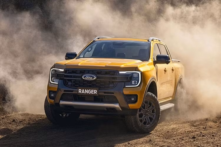  Ford Ranger: 958 xe Ford Ranger vẫn là vua phân khúc xe bán tải tại Việt Nam dù doanh số giảm tới hơn 60% so với tháng 12/2022. Cụ thể, trong tháng 1/2023 vừa qua, chỉ có 958 chiếc Ford Ranger bán ra. Tuy nhiên, mẫu xe này vẫn bỏ xa các đối thủ khác trong cùng phân khúc.