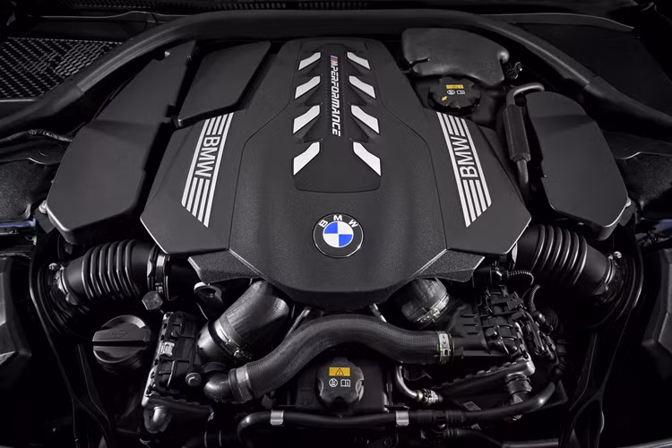 BMW ngung san xuat dong co V8 huyen thoai o nha may tai Duc