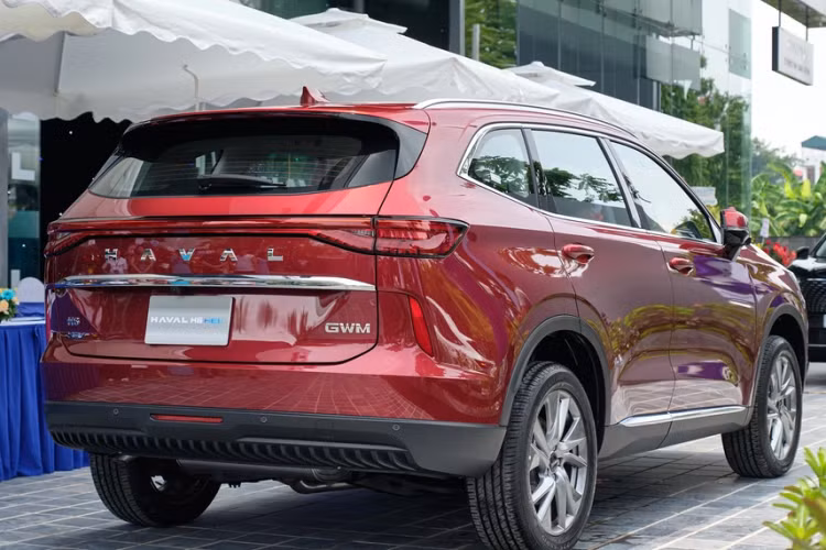 Haval H6 HEV bat ngo 