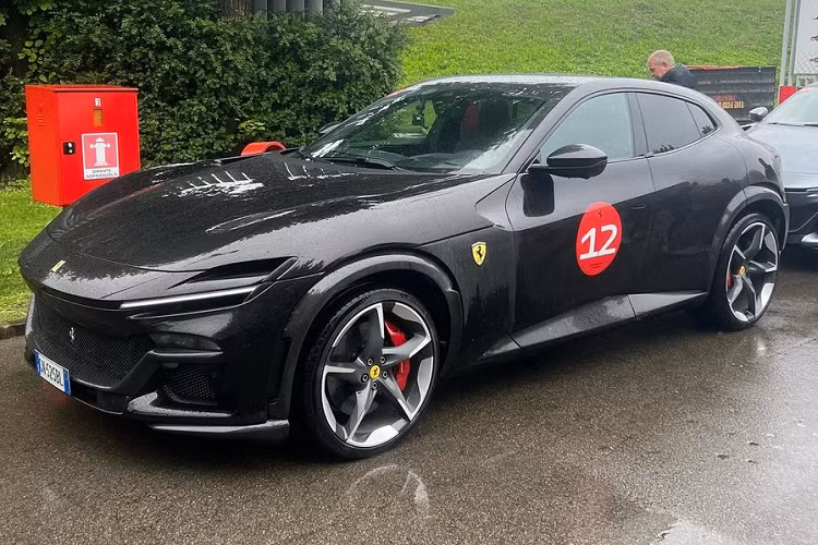Siêu xe gầm cao Ferrari Purosangue đến từ khối động cơ V12, dung tích 6.5 lít, hút khí tự nhiên, trái tim rất quen thuộc với các đại gia Việt từng sở hữu F12 hay 812, 1 trong những cổ máy V12 ấn tượng nhất thế giới, sẽ tạo ra công suất tối đa lên đến 715 mã lực và mô-men xoắn cực đại 715 Nm. 