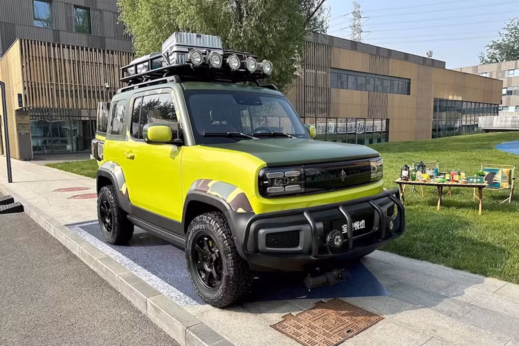 Mô-tơ điện đi kèm cụm pin LFP 28,1 kWh, mang đến quãng đường di chuyển 303 km sau một lần sạc đầy pin, theo chu trình thử nghiệm tại Trung Quốc. Thời gian tăng dung lượng pin từ 30% lên 80% bằng bộ sạc nhanh DC là 35 phút.