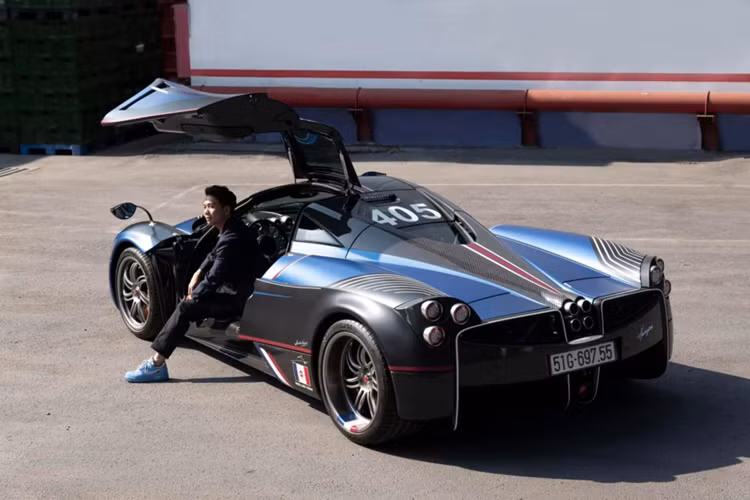 Như vậy, đúng như suy đoán của nhiều người đại gia Minh Nhựa rao bán Pagani Huayra sau khi siêu phẩm McLaren Elva giá 190 tỷ đồng đã về Việt Nam. Giờ đây chỉ còn chờ ai đủ đam mê để gật đầu với mức giá bán của Minh Nhựa đưa ra.