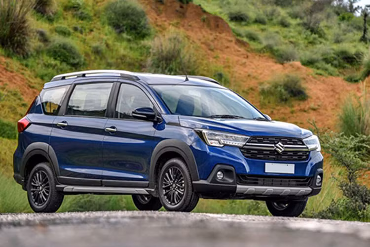 Sau hơn 1 năm Suzuki XL6 đã được bổ sung động cơ mild hybrid ở thị trường Ấn Độ. Đến nay, Suzuki XL7 ở Đông Nam Á sẽ có thêm phiên bản mild hybrid tương tự. Theo nhân viên tư vấn bán hàng tại đại lý, Suzuki XL7 Hybrid mild hybrid 2024 mới sẽ chính thức ra mắt thị trường Indonesia vào ngày 15/6 tới đây với 3 phiên bản, bao gồm Zeta, Beta và Alpha.