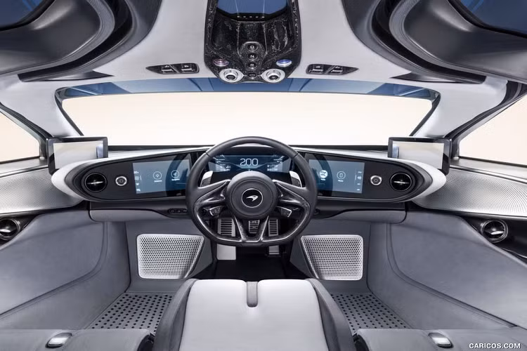 Ở trên McLaren Speedtail, hãng siêu xe Anh quốc trang bị cho xe bộ mâm đúc bằng hợp kim siêu nhẹ với thiết kế đa chấu theo hình cánh quạt. Ở phía trước, bộ mâm này sẽ được trang bị thêm bộ che khí được làm bằng sợi carbon. Trước đây, kiểu thiết kế này được sử dụng trên xe đua Công thức 1 cũng như nhiều loại xe đua LM, GTE khác.