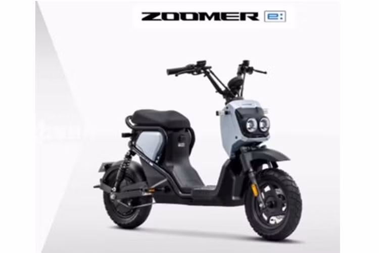 Tại Trung Quốc, mẫu xe này có giá khởi điểm ngang bằng với Cub e:. Trong khi đó, Honda Zoomer e: sở hữu khối động cơ điện công suất 350W, đi kèm cụm pin 40V/24Ah. Mẫu xe này có quãng đường di chuyển khoảng 90km với tốc độ tối đa 25km/h. Giá bán tham khảo của mẫu xe này là 6.099 NDT tại Trung Quốc, tương đương 20,8 triệu VNĐ.