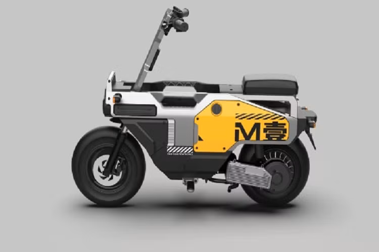 Cung cấp sức mạnh cho chiếc xe mini này là động cơ điện công suất tối đa 1,34 mã lực. Sau khi sạc đầy, xe có thể đi được khoảng 100 km.