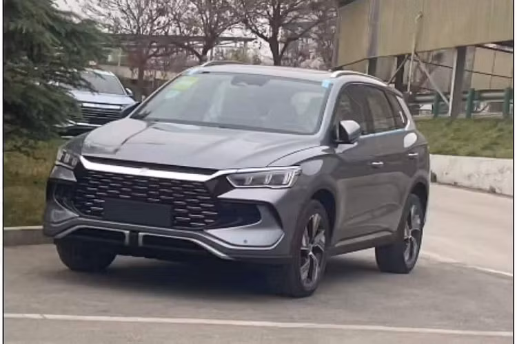 Mức giá xe BYD Song Pro DM-i 2023 theo giới chuyên môn nhận đính sẽ bán ra khởi điểm khoảng 130.000 nhân dân tệ (tương đương 441 triệu đồng).