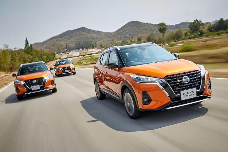 Trang bị an toàn của Nissan e-Power còn thua kém một số đối thủ khi chỉ có 6 túi khí, hệ thống kiểm soát hành trình, phanh tay điện tử kết hợp Auto Hold, cảm biến lùi, hệ thống cân bằng điện tử, kiểm soát lực kéo, hệ thống hỗ trợ khởi hành ngang dốc, cảnh báo chống buồn ngủ và camera 360 độ toàn cảnh với chức năng phát hiện vật thể chuyển động.