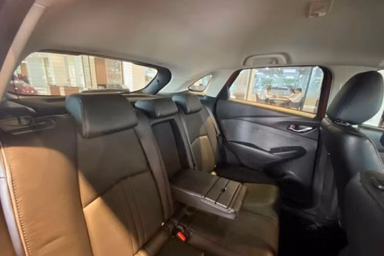Cả ba phiên bản Mazda CX-3 tại Việt Nam là Deluxe, Luxury và Premium tại Việt Nam dùng chung động cơ SkyActiv-G 1.5L, công suất 110 mã lực và mô-men xoắn 144 Nm, kết hợp hộp số tự động 6 cấp và hệ dẫn động cầu trước. Cùng với đó là chế độ lái thể thao, hệ thống kiểm soát gia tốc GVC và ngừng/khởi động động cơ thông minh.