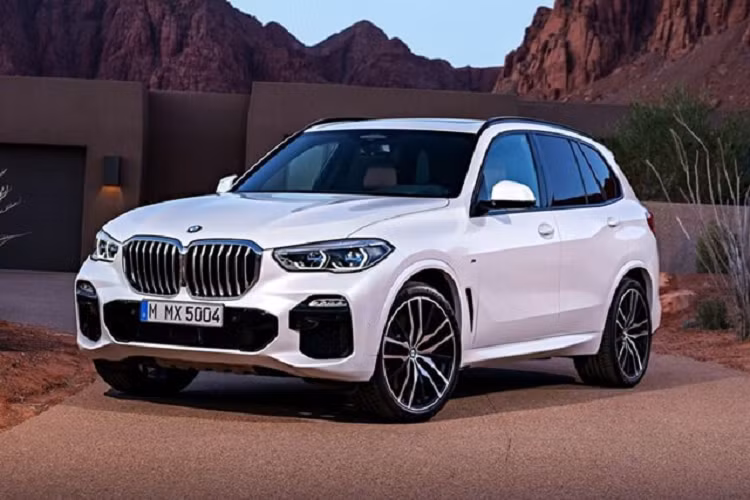 Đến với mẫu SUV hạng sang này, khách hàng Mỹ có thể lựa chọn từ động cơ 6 xi-lanh cho đến V8 mạnh mẽ hoặc plug-in hybrid (PHEV) tiết kiệm xăng.