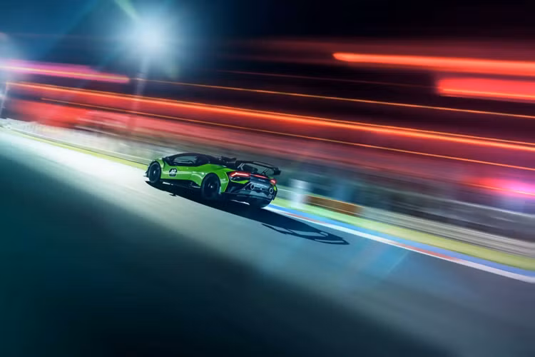 Lamborghini chưa công bố mức giá dành cho siêu xe độc bản Huracan STO SC 10° Anniversario, tuy nhiên chắc chắn những khách hàng trung thành của thương hiệu và đam mê bộ môn đua xe thể thao sẽ quan tâm tới nó.