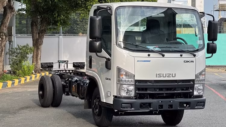 Isuzu Viet Nam trieu hoi QKR khac phuc loi day dien khung xe
