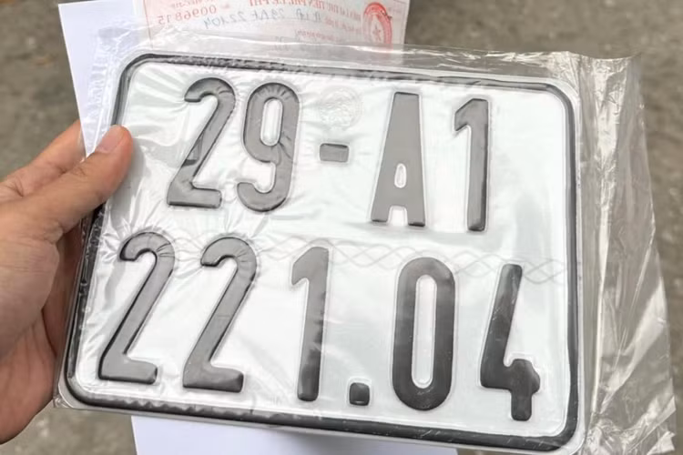 Do Mixi tau Kawasaki Z1000 gia 436 trieu, bien so khien dan mang bat ngo-Hinh-2