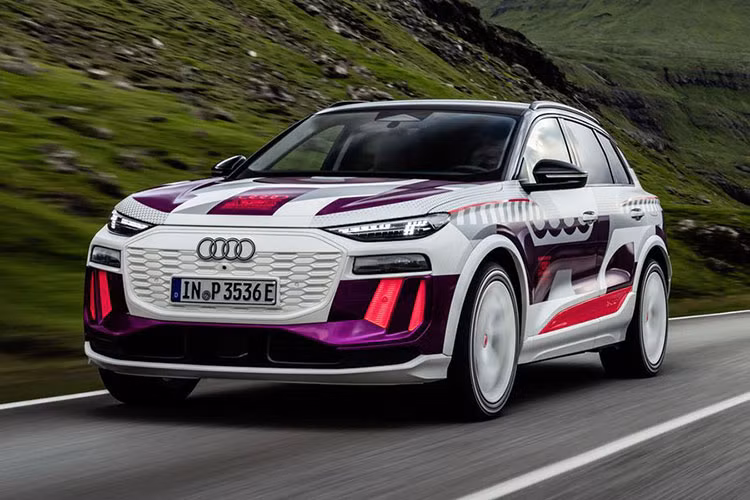 Theo kế hoạch, Audi sẽ chuyển đổi nhà máy để chỉ sản xuất xe điện vào năm 2028, bắt đầu với Audi Q6 e-tron 2024 mới vào cuối năm nay và sẽ thành lập một nhà máy lắp ráp pin nội bộ nhằm tăng nguồn cung và hợp lý hóa quy trình sản xuất.