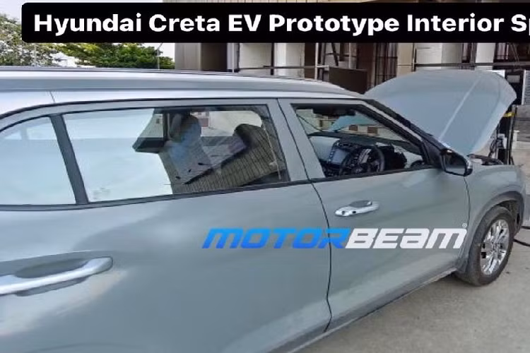 Hyundai Creta thuần điện mới dự kiến sẽ được phát triển dựa trên cơ sở gầm bệ cải tiến của phiên bản máy xăng. Cách tiếp cận này giúp hãng Hyundai tiết kiệm chi phí phát triển. Hiện chưa có nhiều thông tin liên quan đến Hyundai Creta phiên bản thuần điện mới.