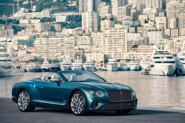 Mẫu xe “hái ra tiền” cho Bentley là SUV Bentayga có giá khởi điểm khoảng 150.000 bảng Anh (khoảng 4,2 tỷ đồng) chiếm đến 42% tổng doanh số.