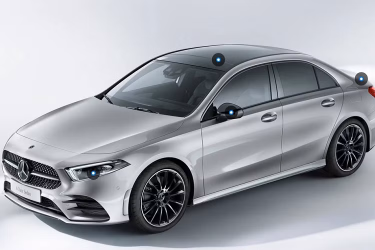Ola Kaellenius cũng cho biết dòng xe cỡ nhỏ của Mercedes-Benz sẽ giảm từ 7 mẫu hiện tại xuống chỉ còn 4. Đó chính là CLA, CLA Shooting Brake, GLA/EQA, GLB/EQB. Điều này cũng có nghĩa là A-Class thế hệ hiện tại, bao gồm các biến thể AMG và mẫu xe phái sinh Sedan, sẽ nằm trong danh sách dừng sản xuất.