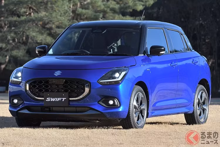 Phiên bản hybrid của xe cũng có hệ dẫn động 2WD hoặc 4WD, tiêu thụ lượng xăng trung bình từ 22,7 - 25,4 km/lít (3,93 - 4,4 lít/100 km).