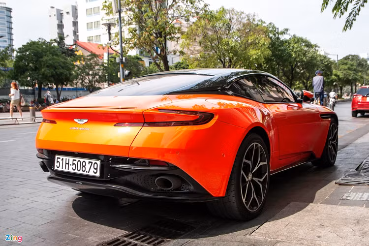 Được nhập về nước từ tháng 5/2019, chiếc xe thể thao Anh quốc thuộc sở hữu của một người chơi xe tại TP Hội An, tỉnh Quảng Nam. Tần suất xuất hiện của chiếc xe này tại TP.HCM rất ít.