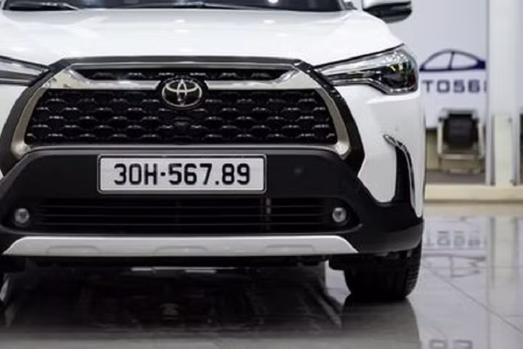 Cùng với biển số tứ quý và ngũ quý, dãy số tiến đều đặc biệt là tới 9 hay còn gọi là "biển sảnh" rất được săn đón bởi những người chơi xe, chơi số đẹp tại Việt Nam.
