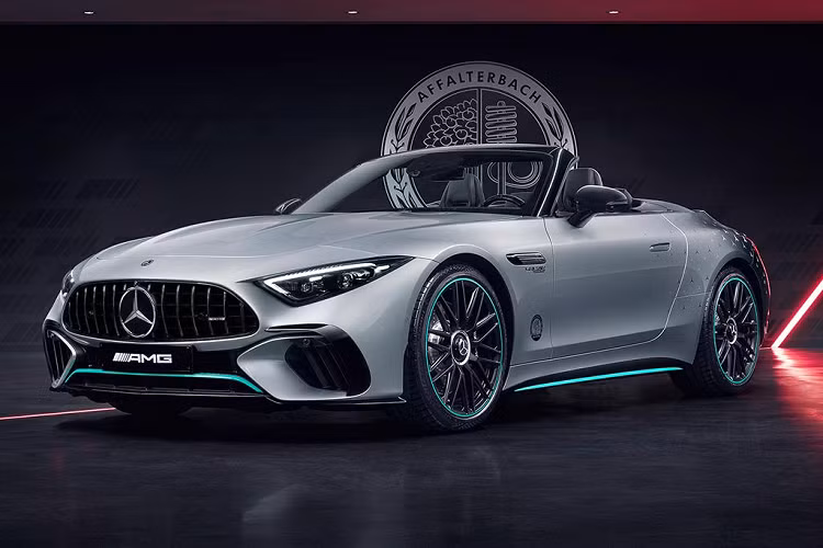 Mercedes-AMG SL 63 4MATIC+ phong cách F1 giới hạn 100 xe toàn cầu Mercedes-AMG SL 63 4MATIC+ phong cach F1 gioi han 100 xe toan cau