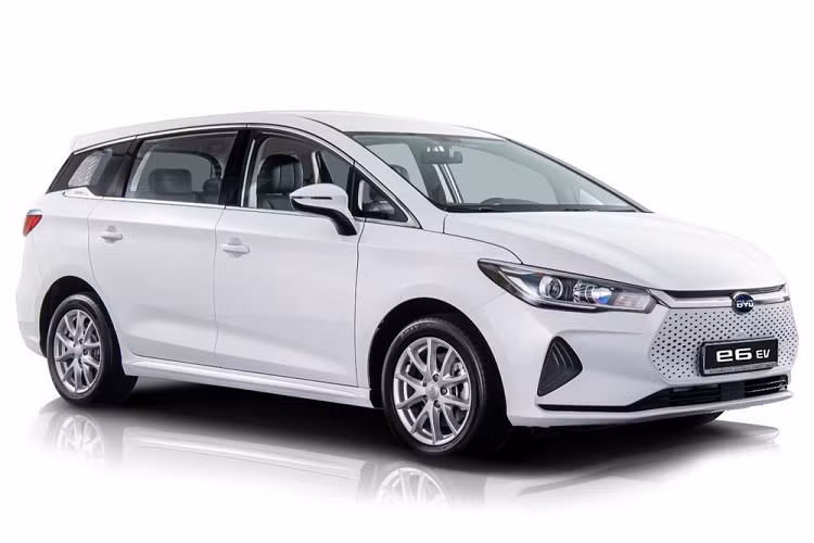 “Soi” MPV thuan dien BYD e6 2023 tu 784 trieu dong tai Dong Nam A