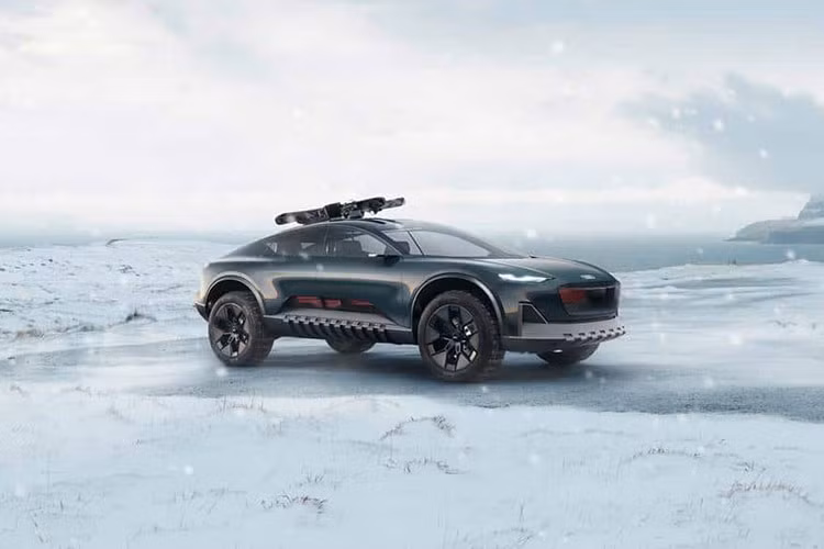 Activesphere concept có kích thước tương tự Audi A6 e-tron, mẫu sedan EV cỡ trung sắp ra mắt của Audi. Mặc dù nhiều tính năng trang bị rất nhiều trong bối cảnh công nghệ hiện tại, tuy nhiên khả năng lái tự động, hệ thống truyền động chỉ thực tế ngang bằng với xu hướng EV hiện tại.