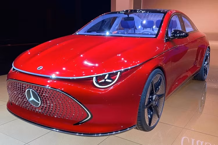 Tham gia triển lãm Ô tô Munich 2023 hiện đang diễn ra tại Đức, thương hiệu Mercedes-Benz đã vén màn mẫu xe mới mang tên Concept CLA Class. Đúng như tên gọi, Mercedes-Benz Concept CLA Class mới là xe concept nhưng "rất sát với phiên bản thương mại", theo khẳng định của thương hiệu ngôi sao 3 cánh. 