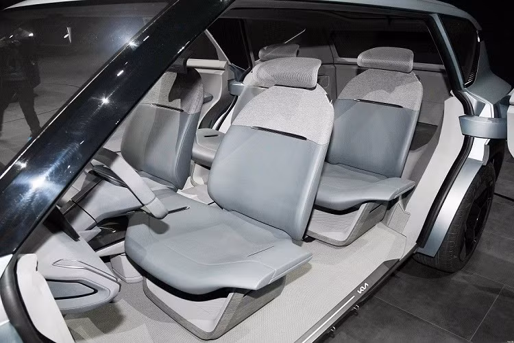 Khi ra mắt chính thức, Kia EV5 sẽ phải đối mặt với sự cạnh tranh gay gắt trong thị trường xe điện đang vô cùng sôi động của Trung Quốc, nơi các nhà sản xuất xe điện như BYD và Tesla đang chiếm thị phần lớn.