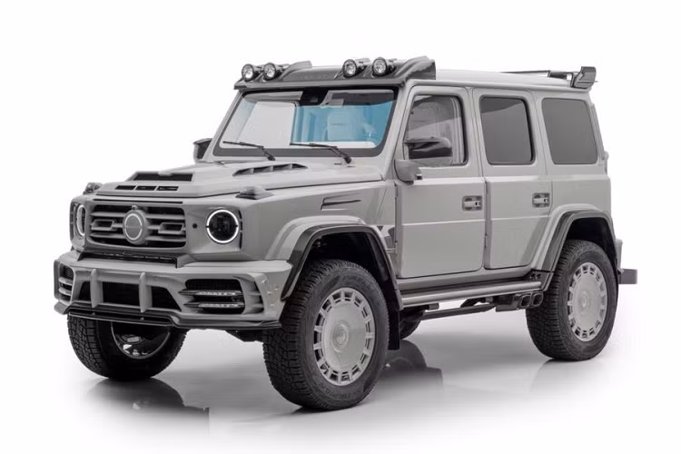 Mansory là hãng độ đến từ Đức, nổi tiếng với những sản phẩm đầy sáng tạo, từ các bộ body kit cực hung hãn cho đến sự kết hợp màu sắc vượt ra khỏi mọi giới hạn của trí tưởng tượng. Mới đây, Mansory lại tiếp tục thể hiện tài năng của mình khi cho ra mắt một bản độ độc đáo dựa trên nguyên mẫu Mercedes-AMG G63 mang tên Gronos 4x4.