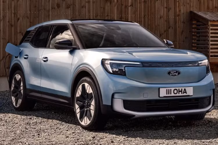 Hiện Ford Việt Nam cũng chưa lên tiếng và chưa thông báo kế hoạch phân phối mẫu xe này. Trên thực tế, mẫu xe này được ra mắt nhưng vẫn chưa mở bán trên toàn cầu, ít nhất phải tới giữa năm 2024 Explorer EV mới được tung ra thị trường. Nên khả năng xe ra mắt tại Việt Nam là rất ít.