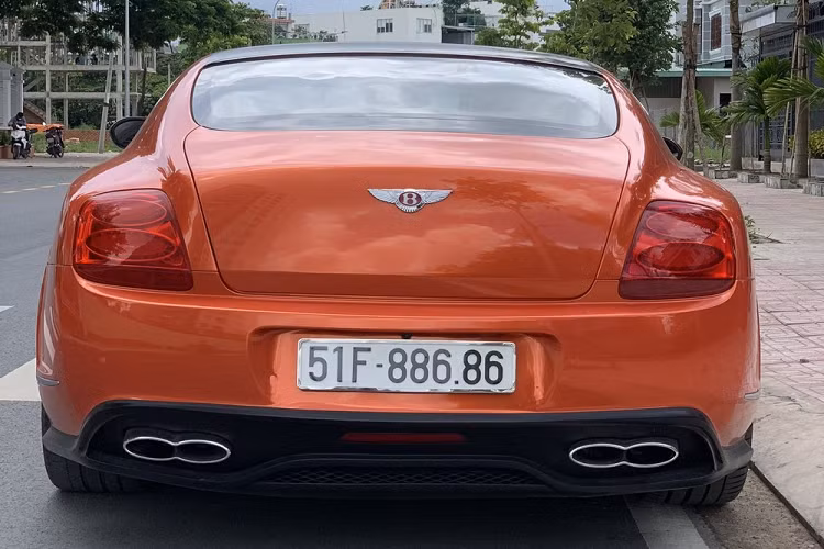 Nhưng nếu tài chính đủ chi trả cho các hóa đơn của xe mỗi lần "bệnh", bạn hoàn toàn có thể trải nghiệm nó như cách mà người bán chia sẻ, chiếc xe coupe siêu sang Bentley Continental GT này không dành cho số đông, đi xe xịn nên bạn cũng đừng nghĩ đến chuyện tốn xăng.