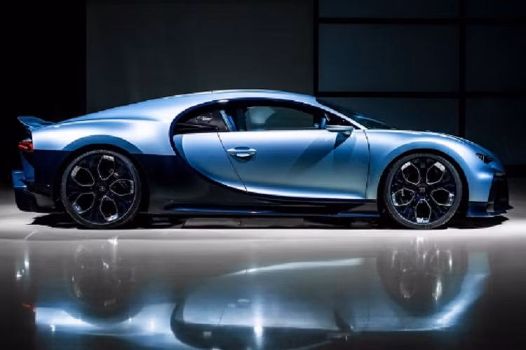 Điểm nổi bật, làm nên sự khác biệt giữa Chiron Profilee và các biến thể khác là xe có thiết kế cánh gió khí động học độc đáo, vốn cũng được lấy cảm hứng từ mẫu Bugatti Type 46.