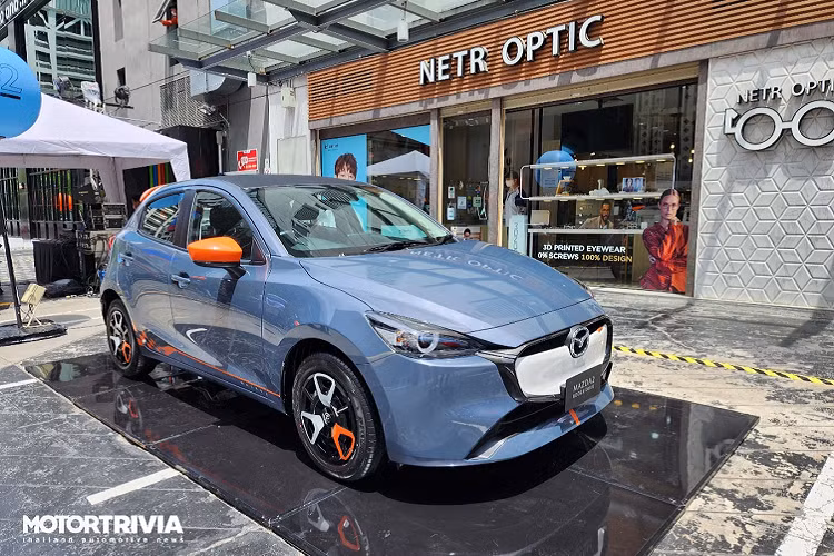 Bên cạnh đó, nội thất của Mazda2 hoàn toàn mới cũng sẽ được nâng cấp toàn diện với màn hình mới và hệ thống thông tin giải trí Mazda Connect.