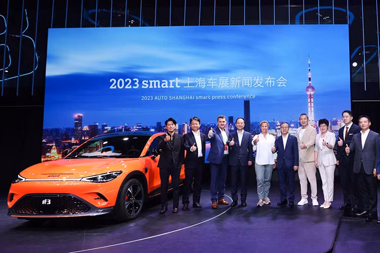 Phạm vi hành trình cũng sẽ thay đổi tùy theo cấu hình, cung cấp 3 tùy chọn 520 km, 550 km và 580 km, cao hơn nhiều so với công bố của hãng cách đây 2 tháng.