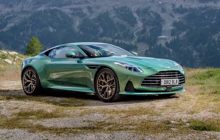 Aston Martin cai tien dong co V12 manh hon ca Ferrari 812 Superfast-Hinh-3