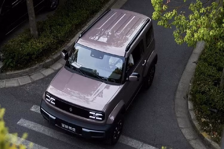 Hiện giá xe Baojun Yep 2023 chưa được công bố. Tuy nhiên, theo tin đồn, xe sẽ có giá khoảng 100.000 Nhân dân tệ (khoảng 336 triệu đồng). Xe sẽ chính thức được bán ra tại Trung Quốc vào ngày 25/5 tới đây như đối thủ cạnh tranh của BYD Dolphin.